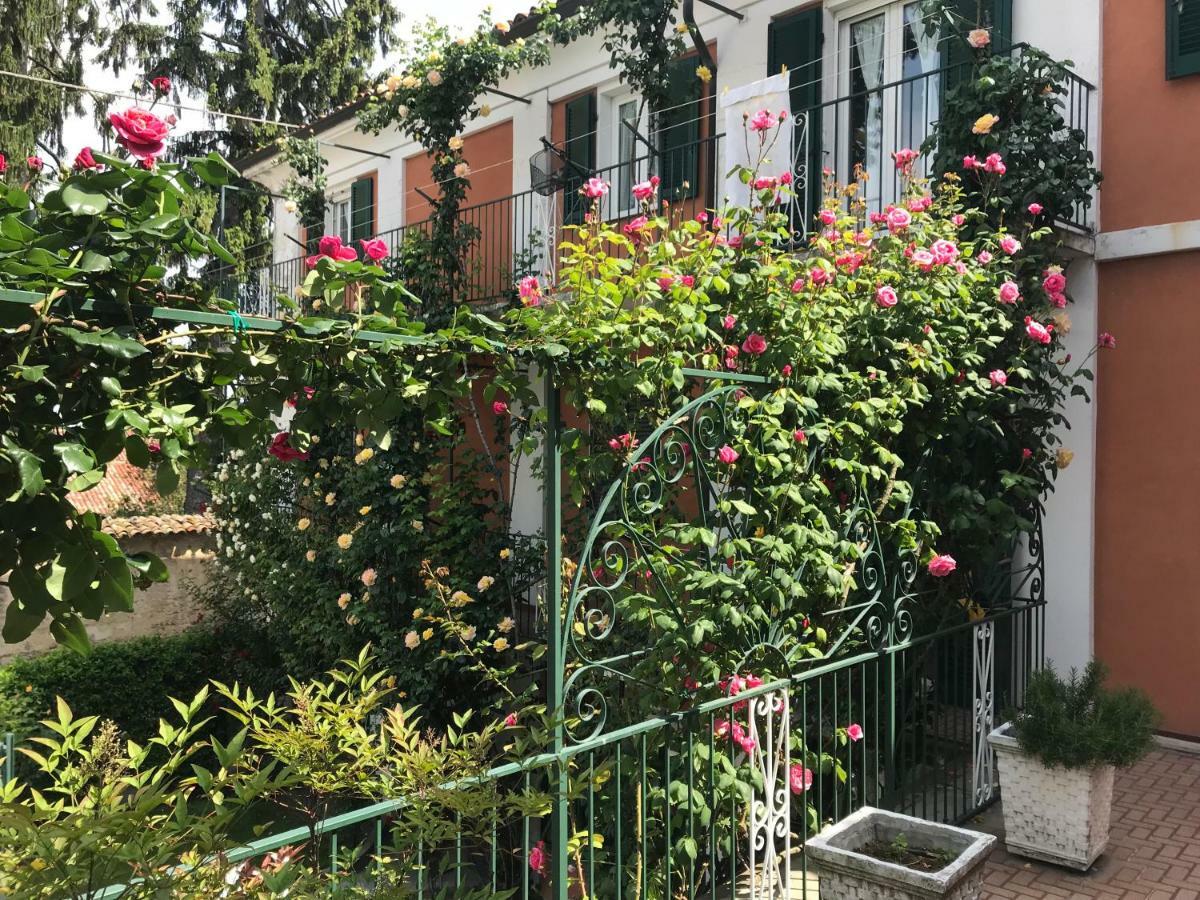Apartamento Bed & Roses “Gege” La Morra Exterior foto