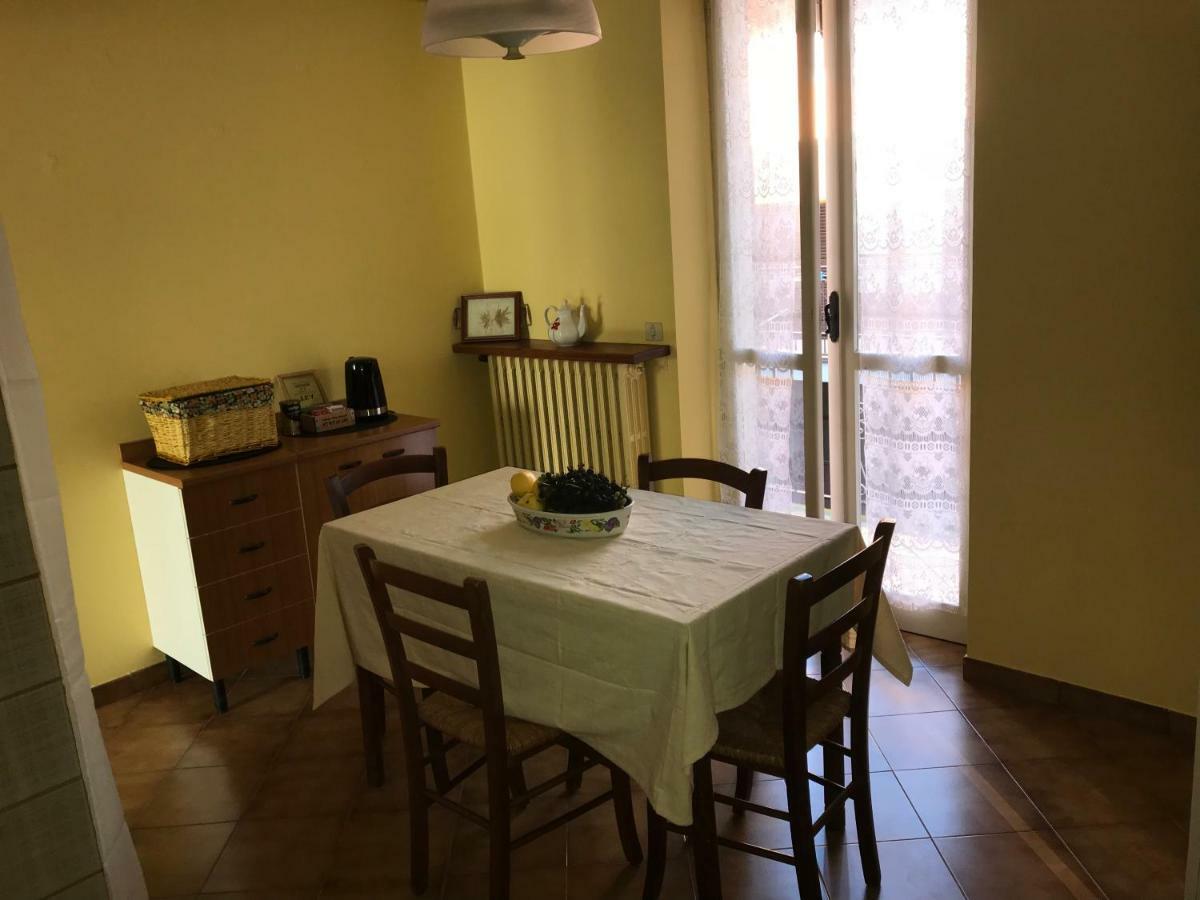Apartamento Bed & Roses “Gege” La Morra Exterior foto