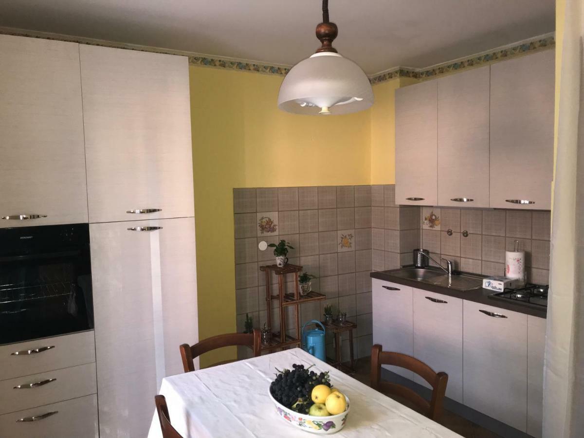 Apartamento Bed & Roses “Gege” La Morra Exterior foto