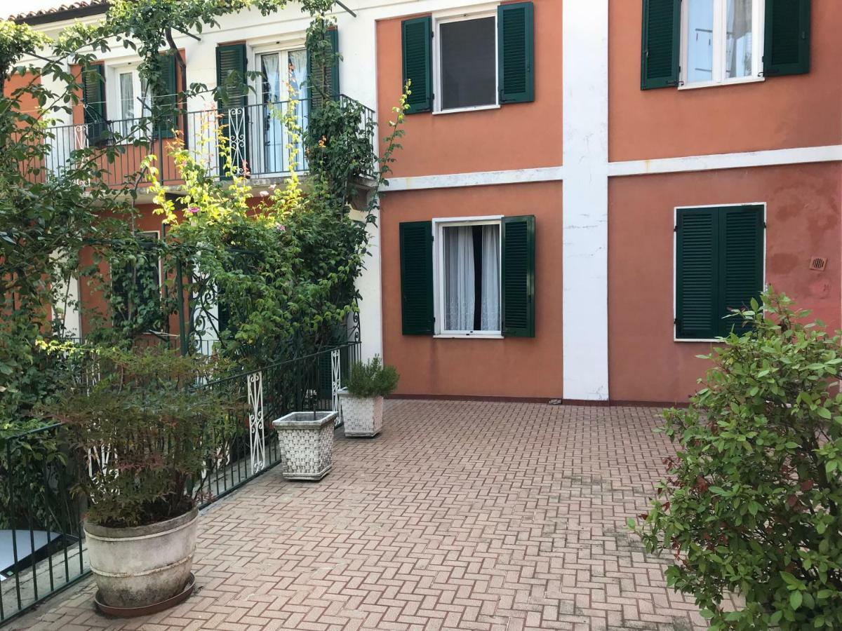 Apartamento Bed & Roses “Gege” La Morra Exterior foto