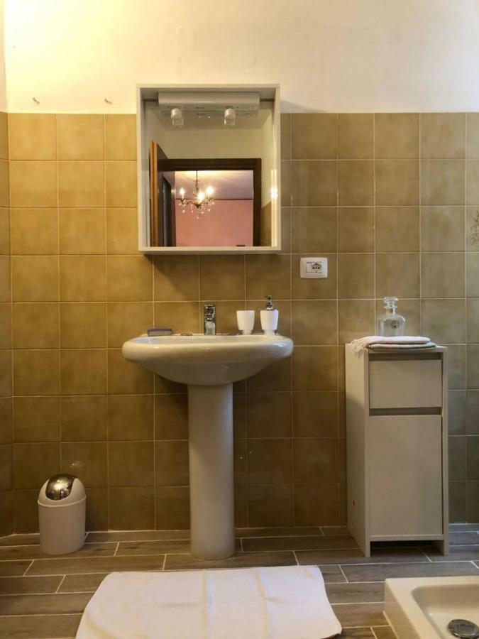 Apartamento Bed & Roses “Gege” La Morra Exterior foto